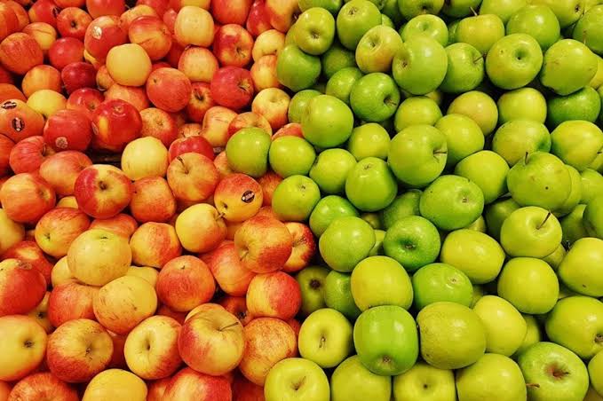 Are Supermarket Apples Dangerous?