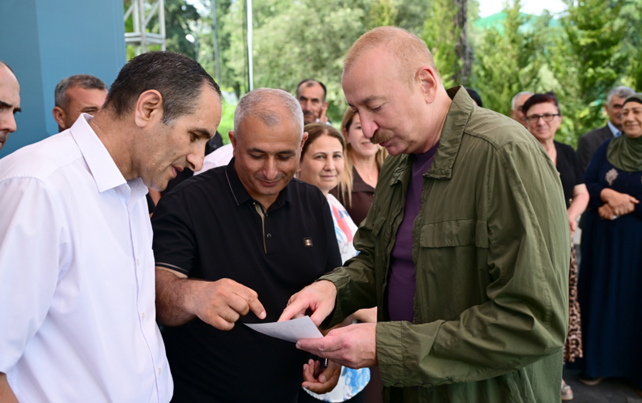A 32-Year-Old Photo Taken with the National Leader Was Presented to the President – Photo